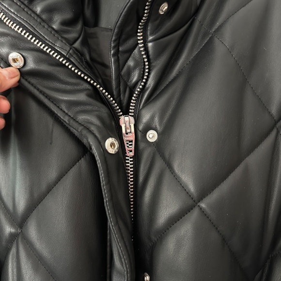 BLANKNYC Faux Leather Puffer Vest with Belt Black - Picture 5 of 9